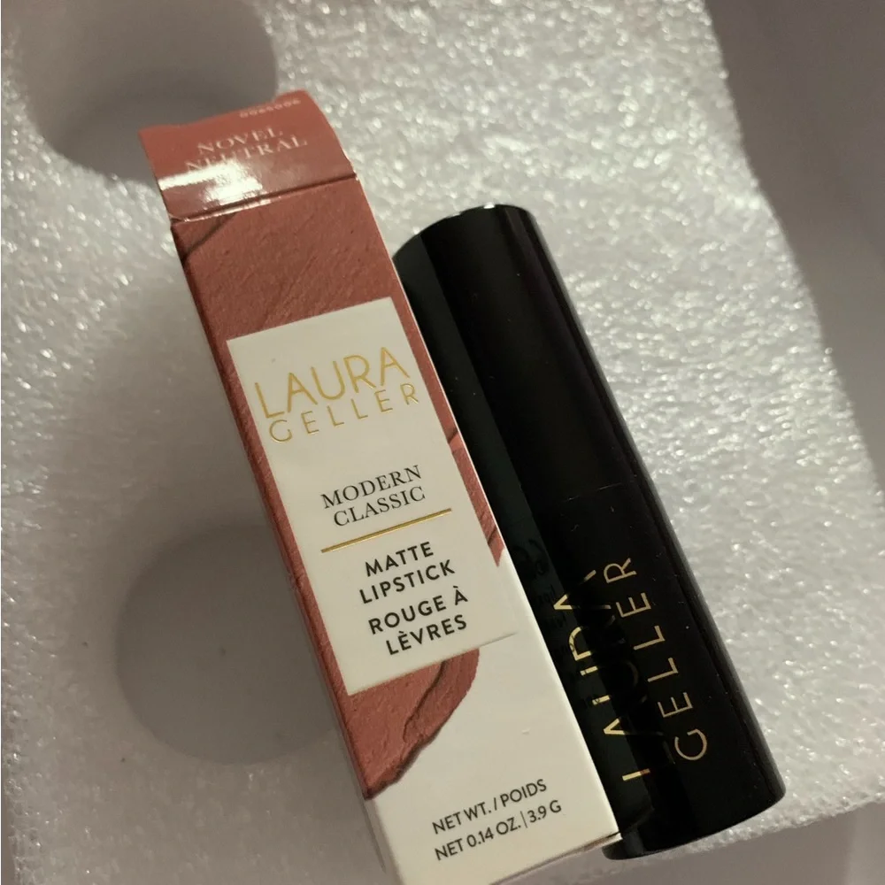 Laura Geller  Modern Classic Matte Lipstick (Shade Novel Nautral